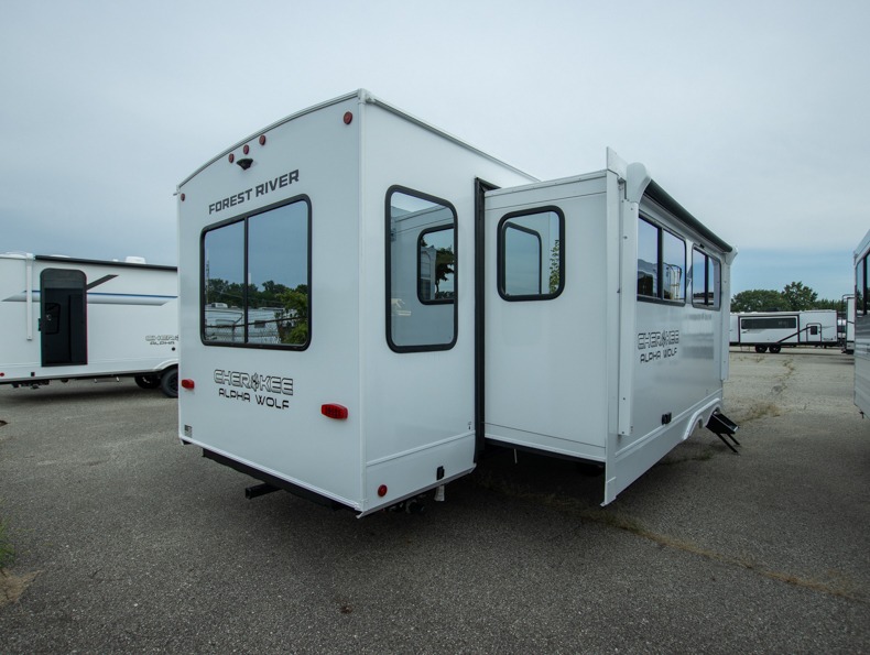 2026 Forest River Cherokee Alpha Wolf 26RL, $ 0