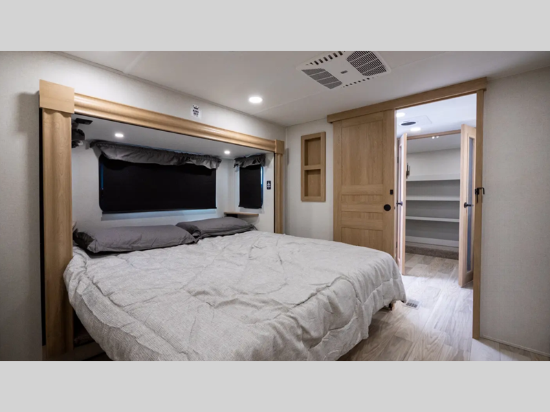 2026 Forest River Sandpiper 3800RK, $ 0