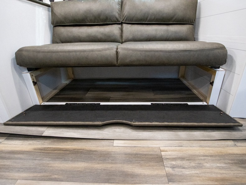 2026 Forest River Cherokee Alpha Wolf 25RB, $ 0