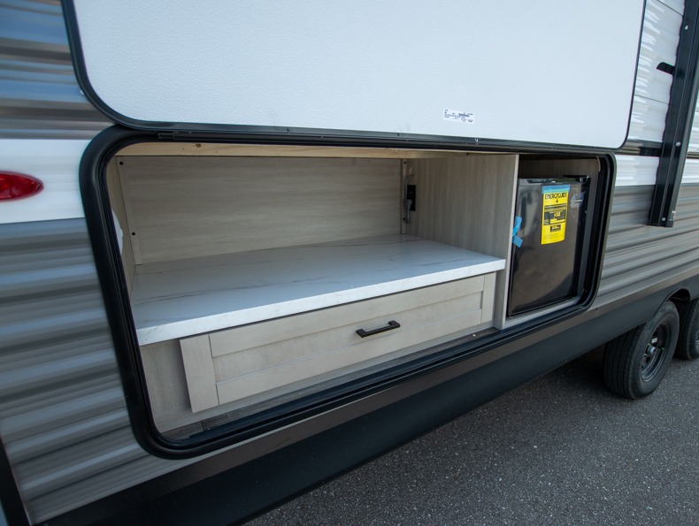 2026 Forest River Cherokee Alpha Wolf 25RB, $ 0