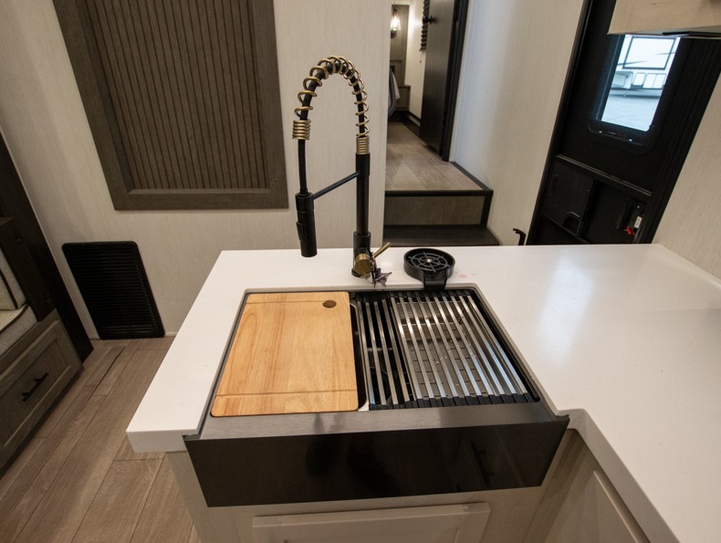 2026 Forest River Cherokee Arctic Wolf 285OPT, $ 0