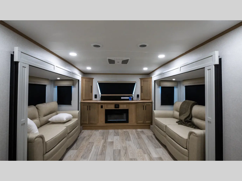 2026 Forest River Sandpiper 3990FL, $ 0