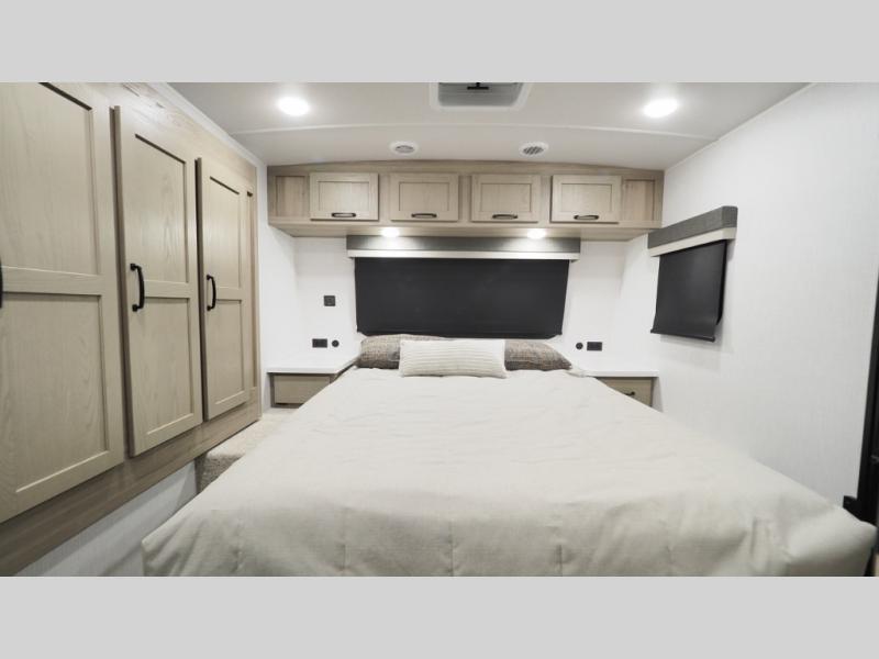 2025 Forest River Rockwood Ultra Lite 2618RD, $ 59,745