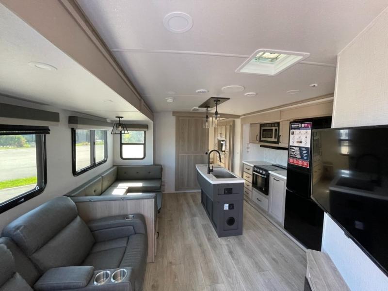 2025 Forest River Rockwood Signature Travel Traile, $ 70,990