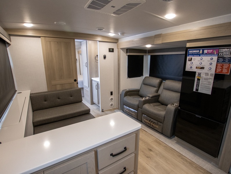 2025 Forest River Rockwood Ultra Lite 2619FK, $ 59,089