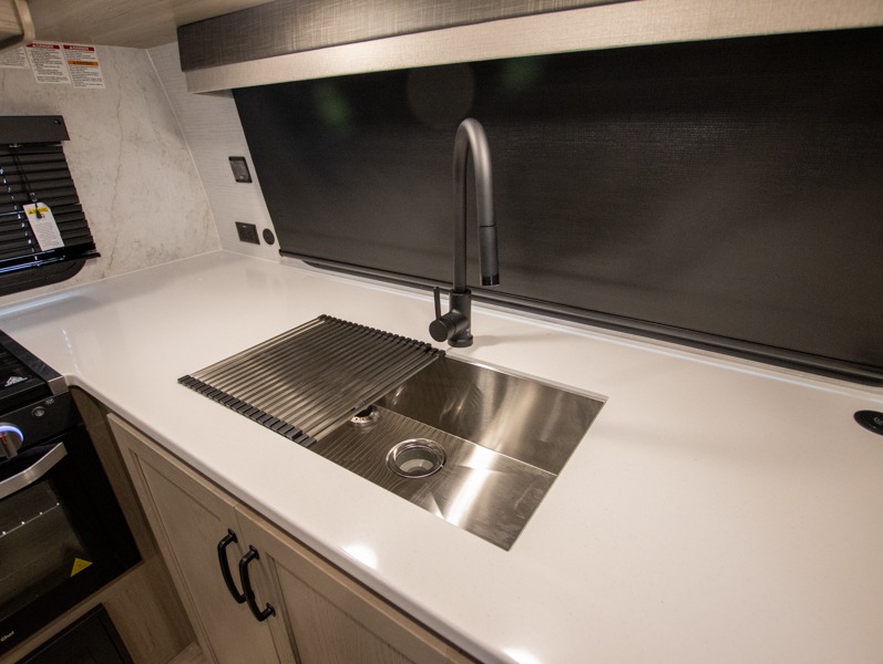 2025 Forest River Rockwood Ultra Lite 2619FK, $ 59,089