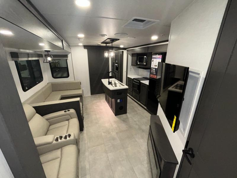 2025 Forest River Rockwood Signature Travel Traile, $ 70,990