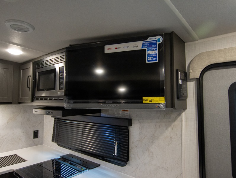 2025 Forest River Rockwood Ultra Lite 2618RD, $ 59,382