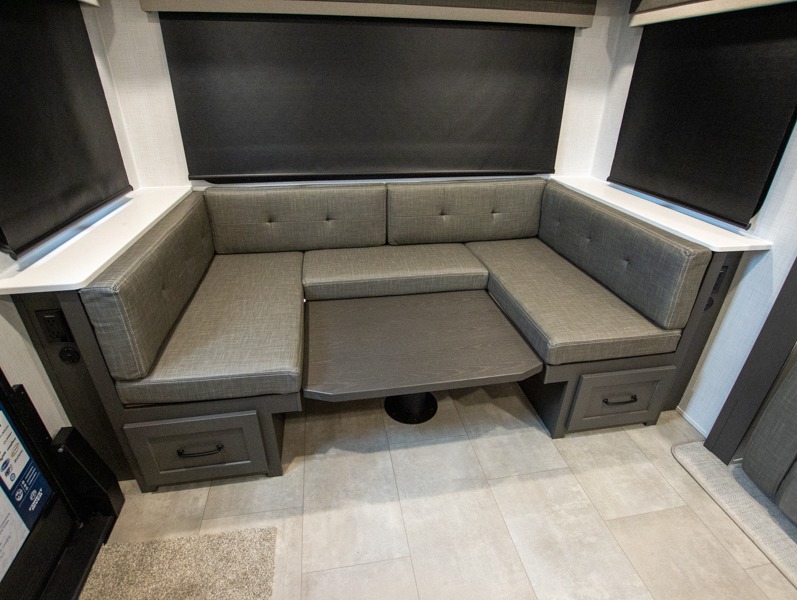 2025 Forest River Rockwood Ultra Lite 2618RD, $ 59,382