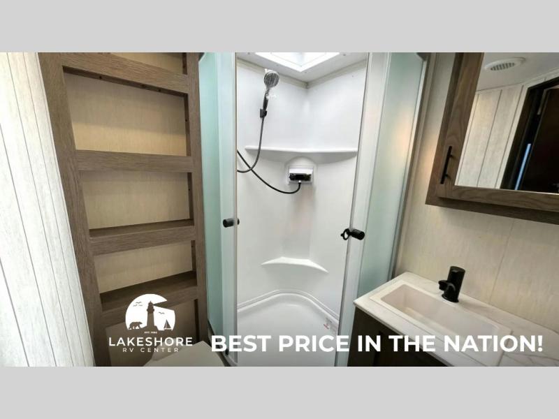 2025 Forest River Cherokee Alpha Wolf 17CB, $ 0