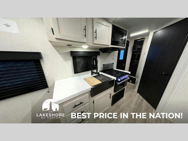 2025 Forest River Cherokee Alpha Wolf 17CB, $ 0