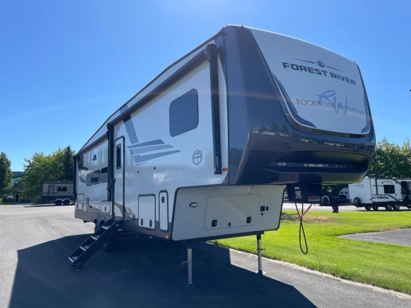 2025 Forest River Rockwood Signature Fifth Wheel R, $ 74,990