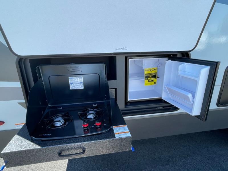 2025 Forest River Rockwood Signature Fifth Wheel R, $ 74,990