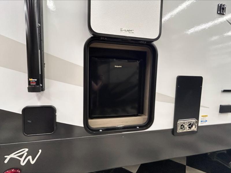 2025 Forest River Rockwood Signature Travel Traile, $ 59,990