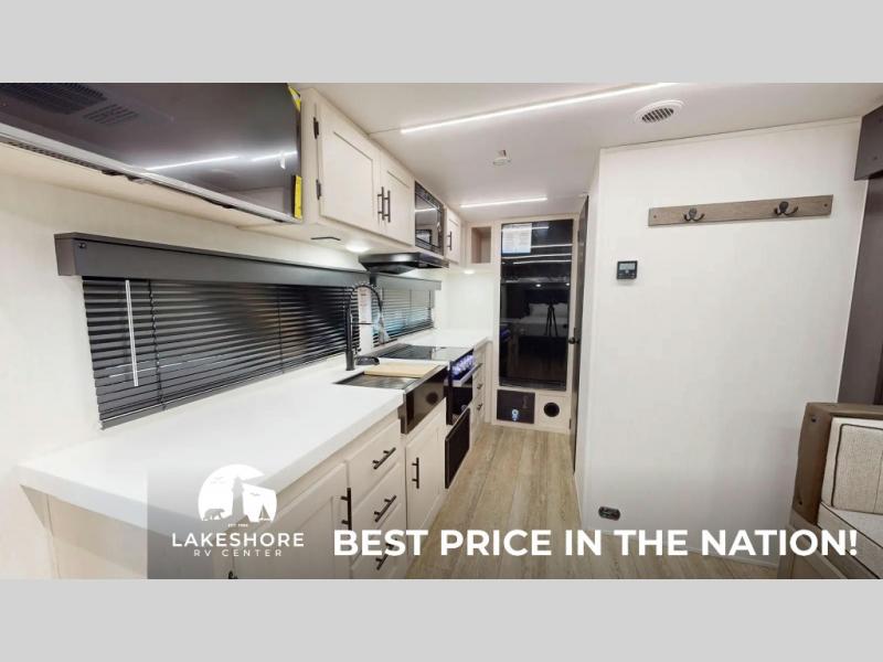 2025 Forest River Cherokee Alpha Wolf 17MKE, $ 57,154