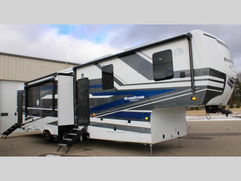 2025 Forest River Riverstone 44DBL, $ 212,968