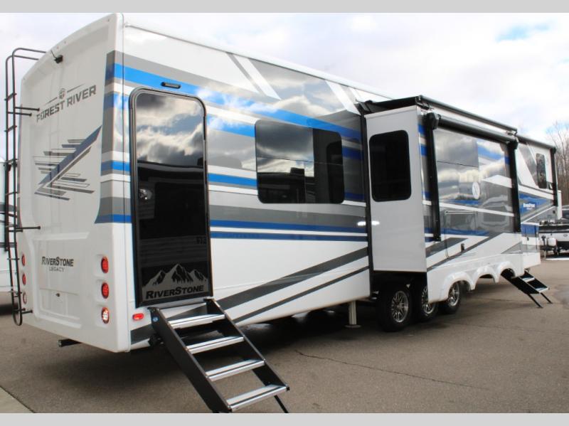 2025 Forest River Riverstone 44DBL, $ 212,968