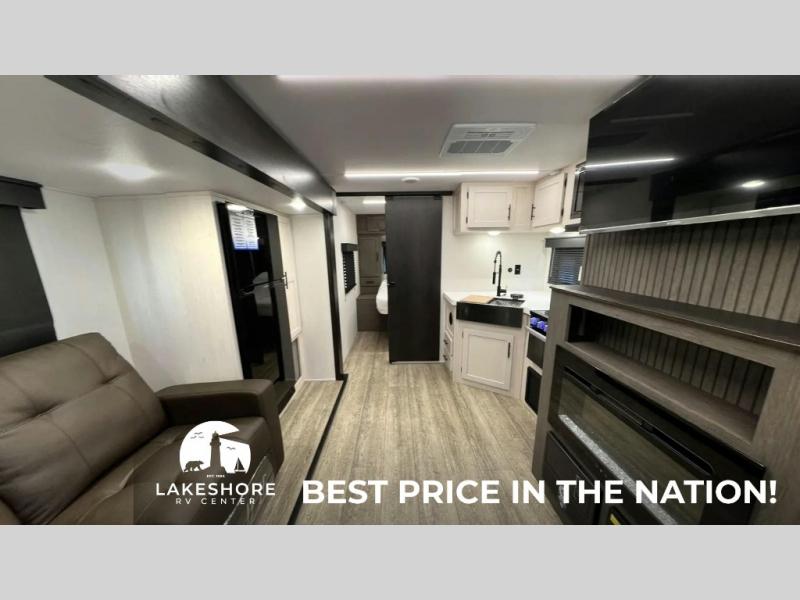 2025 Forest River Cherokee Alpha Wolf 22SW, $ 53,758