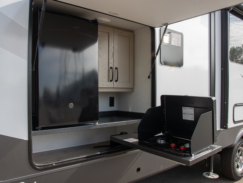 2025 Forest River Rockwood Signature 8336BH, $ 79,761