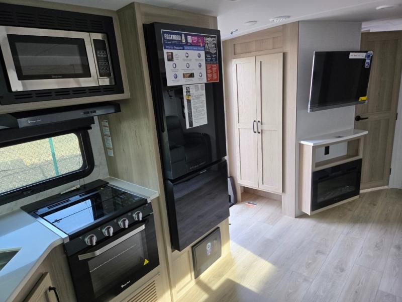 2025 Forest River Rockwood Ultra Lite 2608BS, $ 53,990