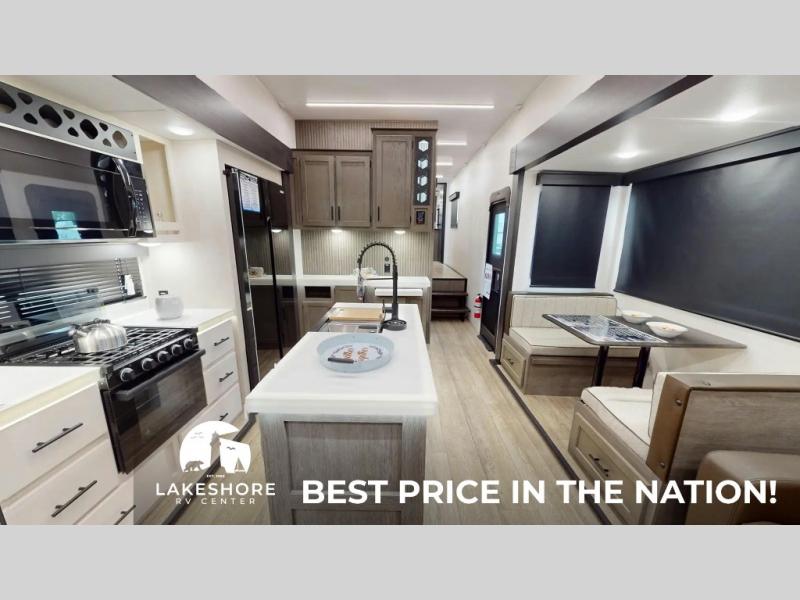 2025 Forest River Cherokee Arctic Wolf Suite 3650 , $ 91,488