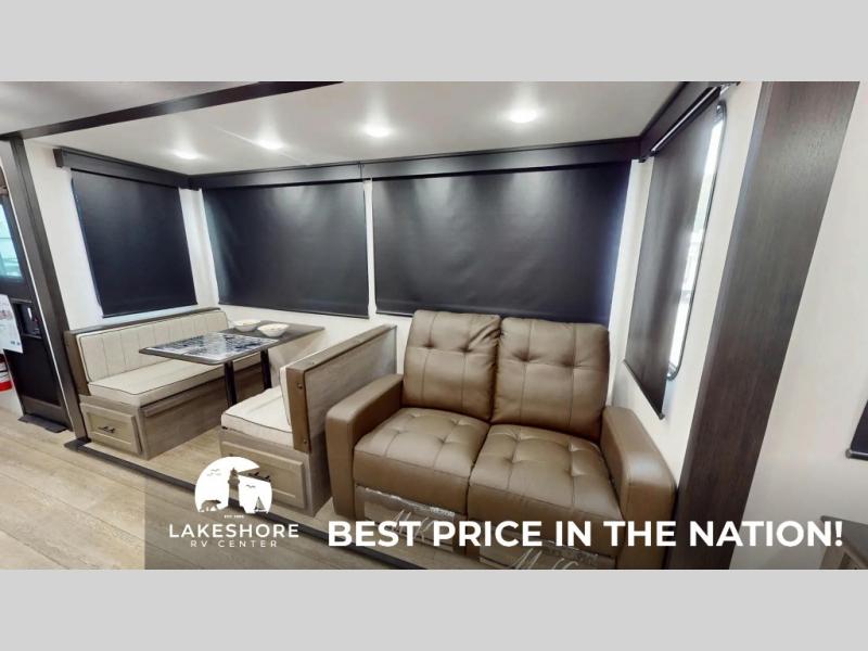 2025 Forest River Cherokee Arctic Wolf Suite 3650 , $ 91,488