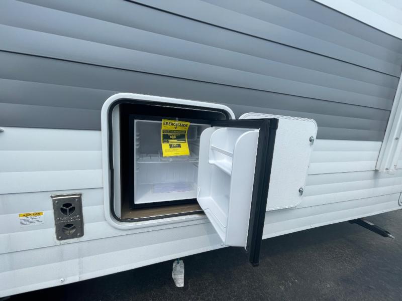 2025 Forest River Wildwood X-Lite 25ICE, $ 47,828