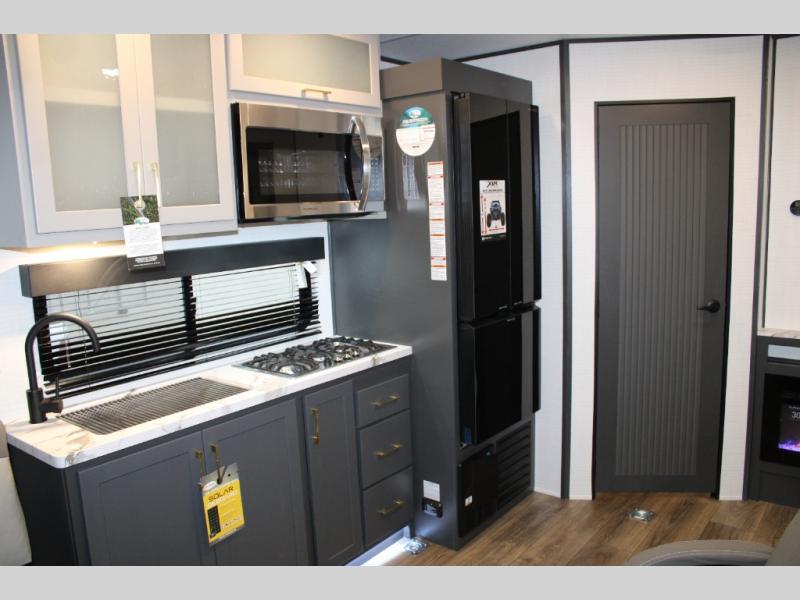 2025 Forest River XLR Boost 2514B, $ 51,506