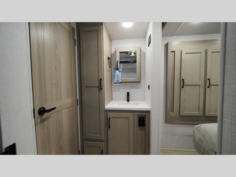 2025 Forest River Rockwood Ultra Lite 2618RD, $ 59,745