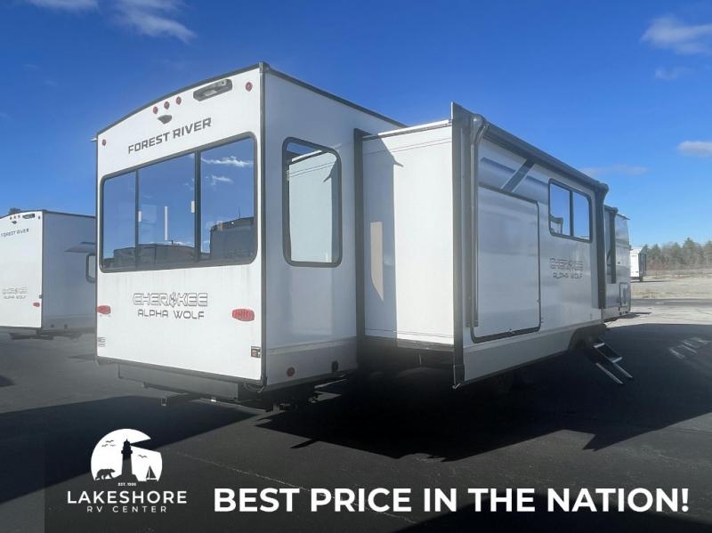 2025 Forest River Cherokee Alpha Wolf 33RL, $ 70,560