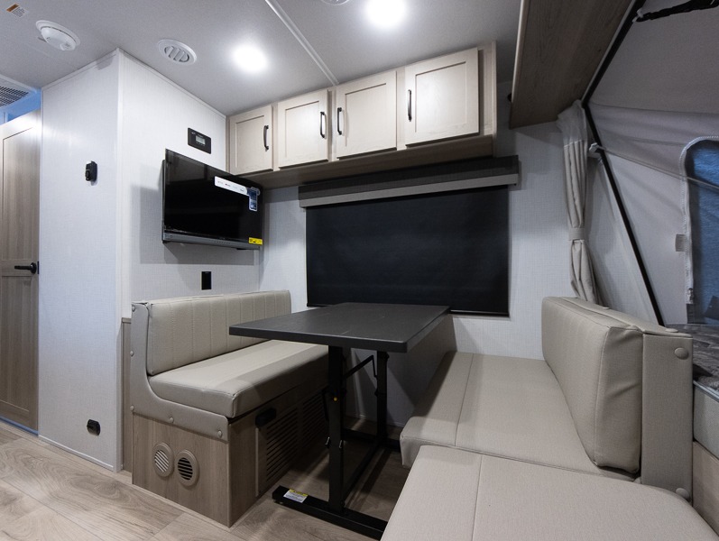 2025 Forest River Rockwood Roo 17E, $ 38,082