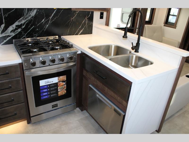 2025 Forest River Riverstone 39RKFB, $ 196,481