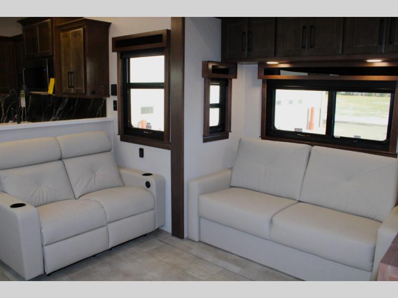 2025 Forest River Riverstone 39RKFB, $ 196,481