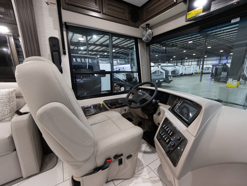 2025 Forest River Berkshire XL 40H, $ 520,833