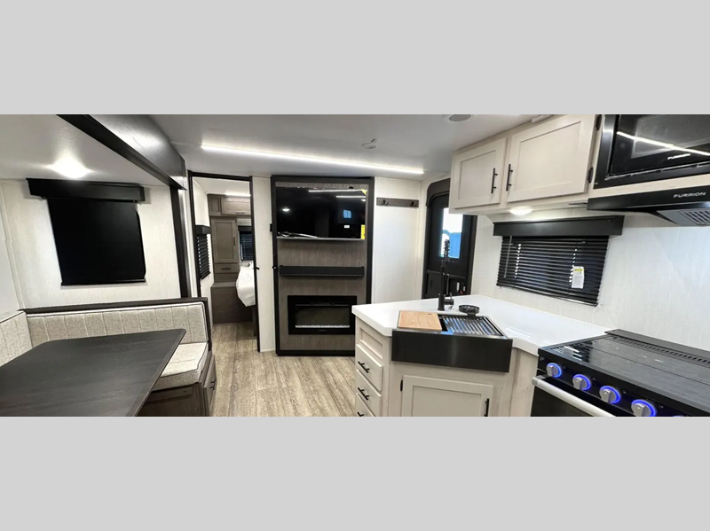 2025 Forest River Cherokee Alpha Wolf 23DBH, $ 53,536