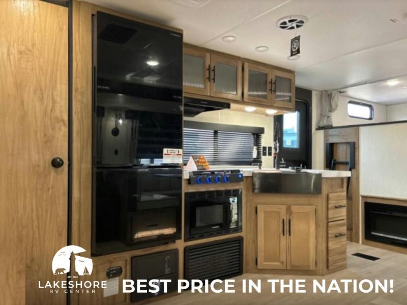 2025 Forest River Cherokee Black Label 294GEBGBL, $ 51,381