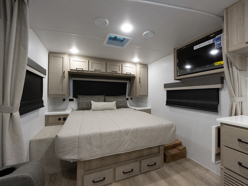 2025 Forest River Rockwood Mini Lite 2109S, $ 42,326