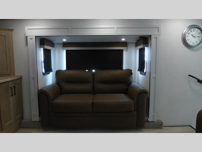 2025 Forest River Sandpiper 3990FL, $ 103,345