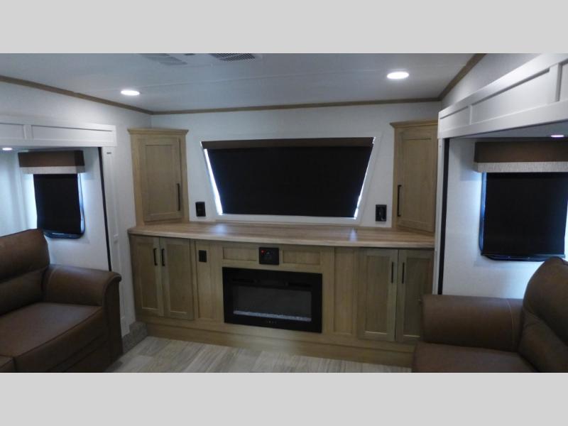 2025 Forest River Sandpiper 3990FL, $ 103,345