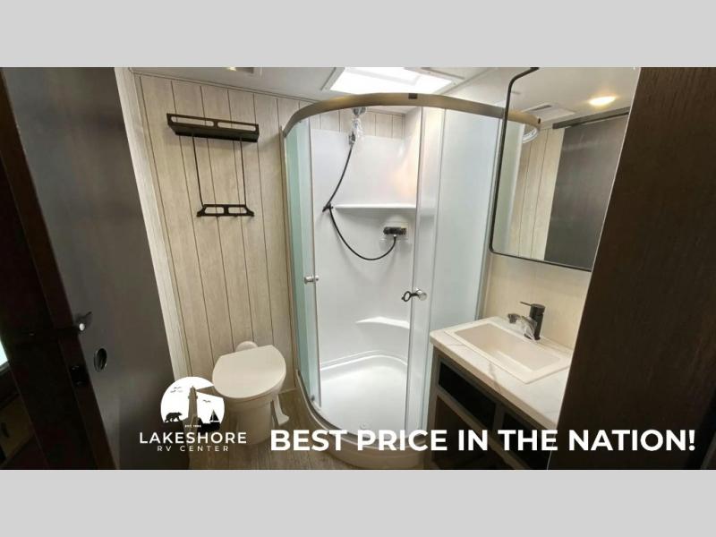 2025 Forest River Cherokee Arctic Wolf Suite 3850 , $ 88,169