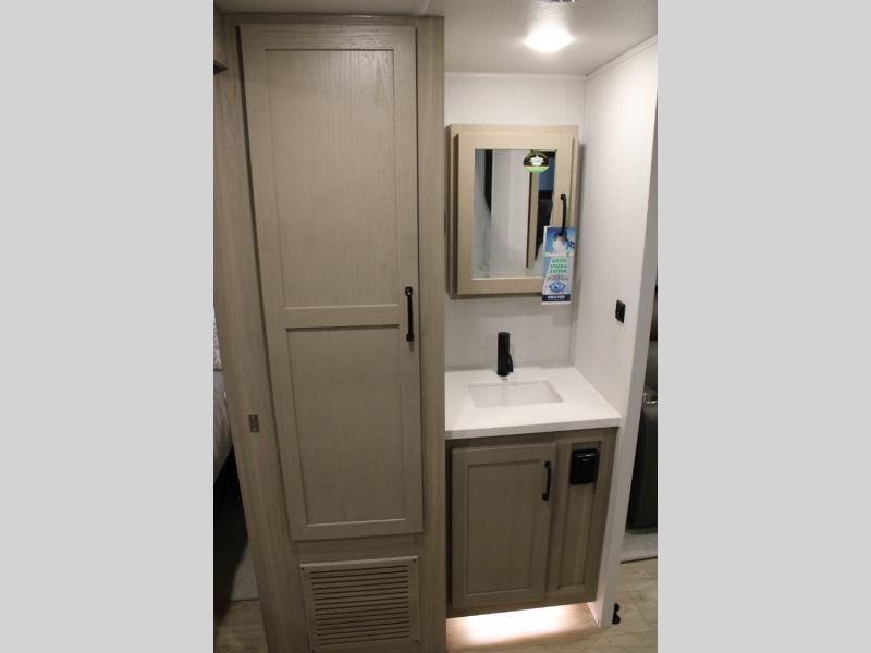 2025 Forest River Flagstaff Super Lite 26SFK, $ 60,234