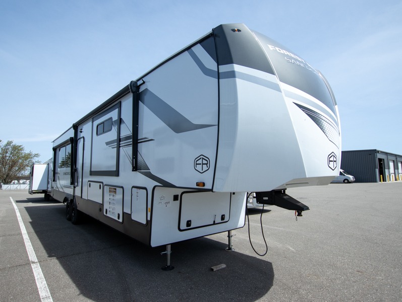 2025 Forest River Sandpiper 3800RK, $ 98,543