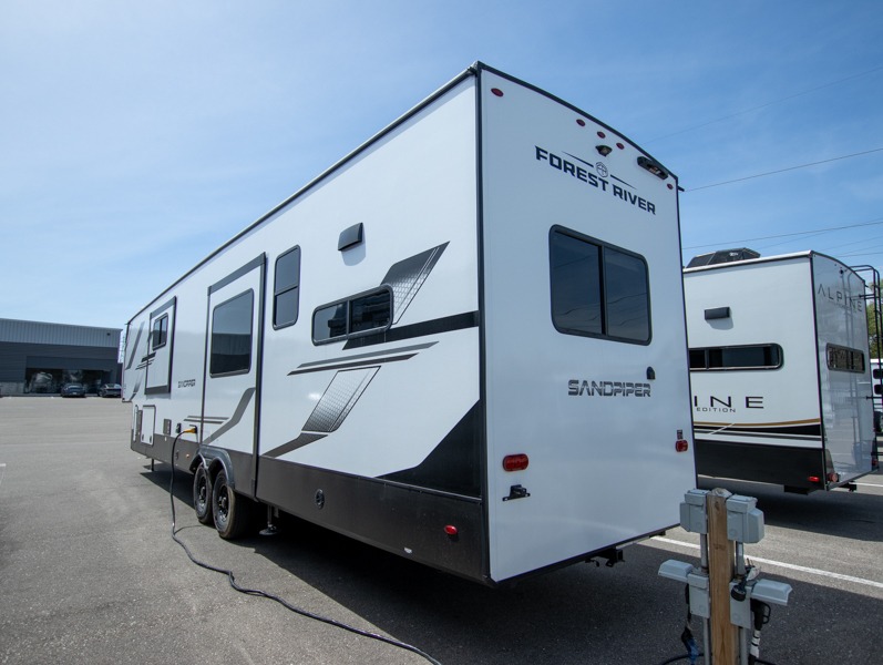 2025 Forest River Sandpiper 3800RK, $ 98,543