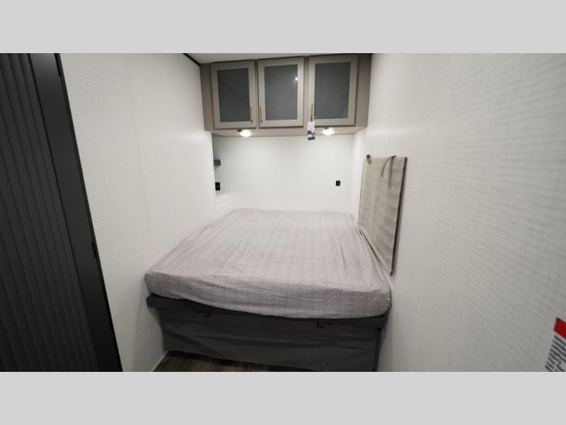 2025 Forest River XLR Boost 2017B, $ 48,674