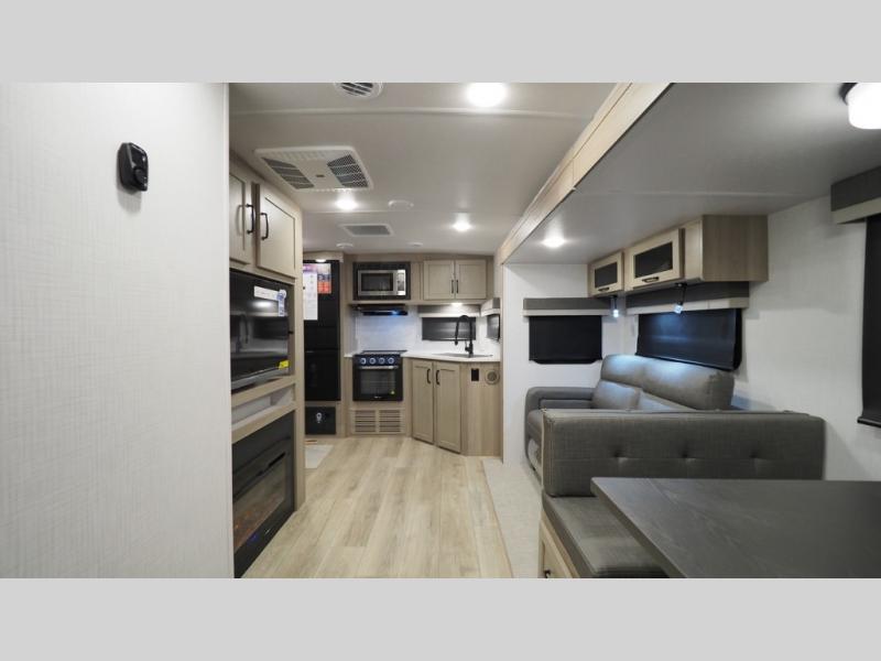 2025 Forest River Rockwood Ultra Lite 2614BS, $ 60,848