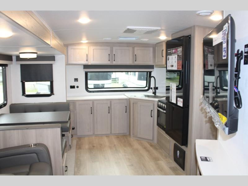 2025 Forest River Flagstaff Super Lite 26FKBS, $ 57,349