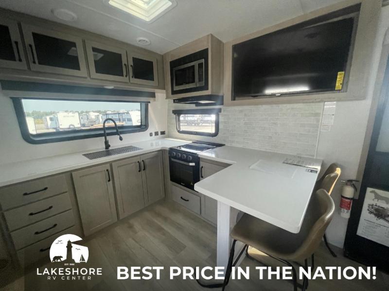 2025 Forest River Flagstaff Classic 826MBR, $ 66,205