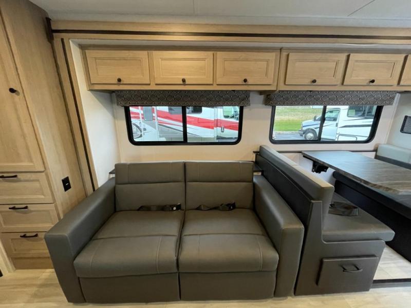 2025 Forest River Forester LE Ford Chasis 2551DSLE, $ 109,990