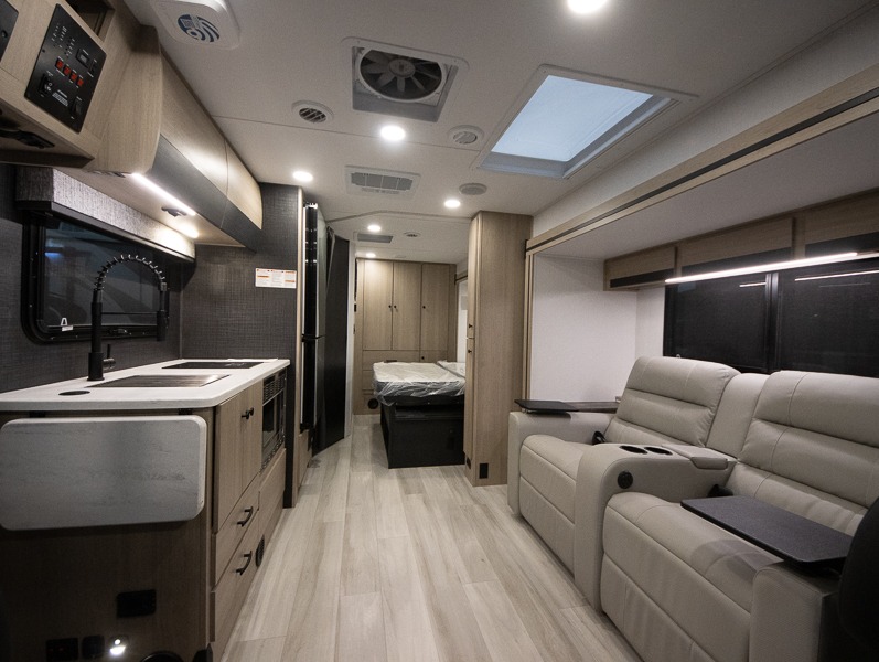 2025 Forest River Sunseeker MBS 2400, $ 0