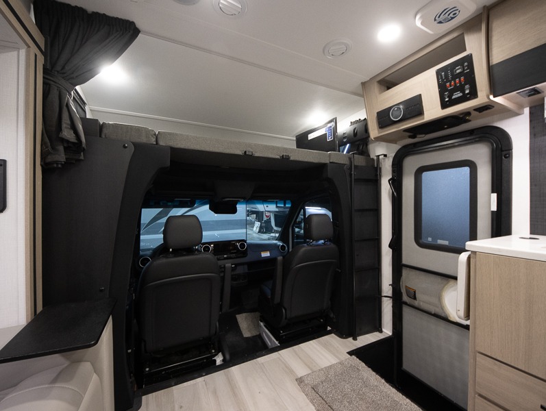 2025 Forest River Sunseeker MBS 2400, $ 0